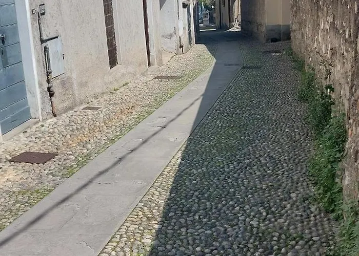 Chez Ary: Sulla Strada Del Lago